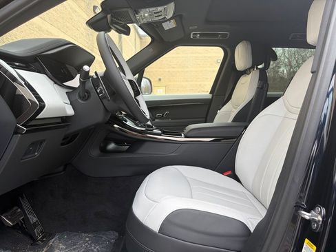 New 2026 Land Rover Range Rover Sport Dynamic SE AWD/4WD image 11