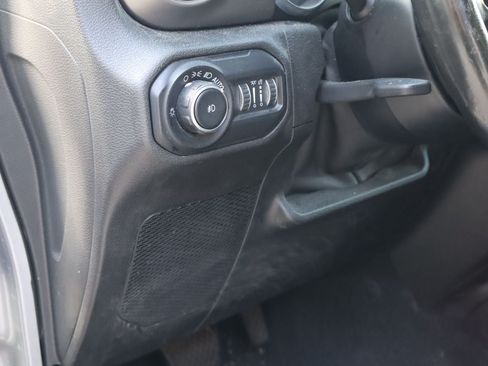 Used 2020 Jeep Wrangler Sport AWD/4WD image 19