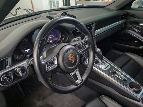 Used 2018 Porsche 911 Carrera S RWD image 2