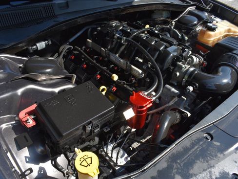Used 2015 Dodge Charger R/T RWD image 2