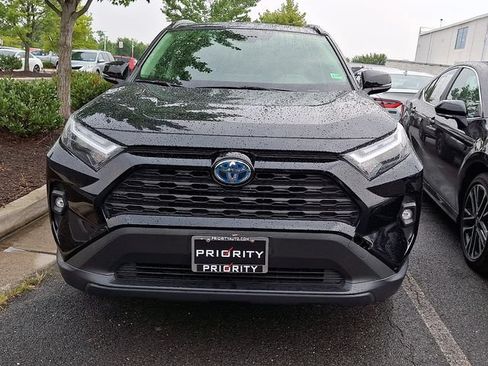 Used 2022 Toyota RAV4 XLE Premium AWD/4WD image 3