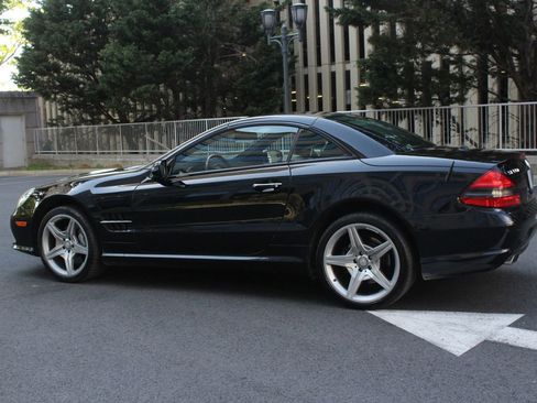 Used 2011 Mercedes-Benz SL 550 image 11
