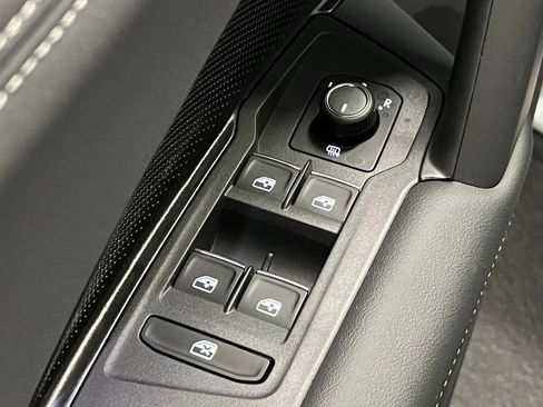 New 2026 Volkswagen Tiguan SE AWD/4WD image 17