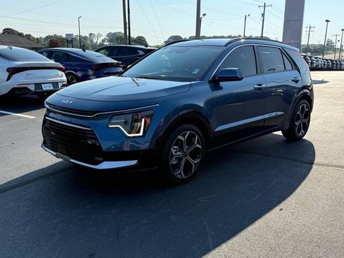 New 2025 Kia Niro SX Touring image 7