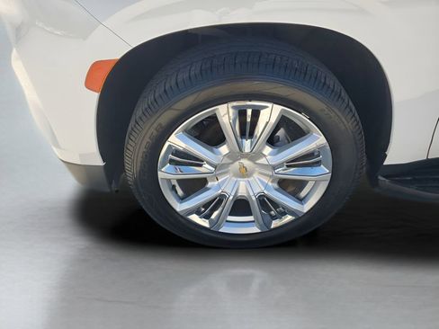 Used 2021 Chevrolet Suburban High Country image 17