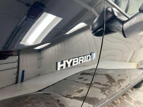 Used 2021 Toyota RAV4 LE AWD/4WD image 25