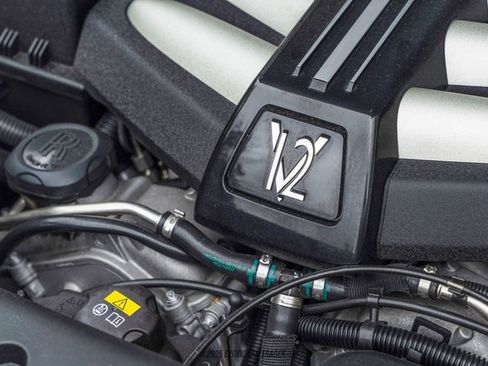 Used 2015 Rolls-Royce Ghost image 21