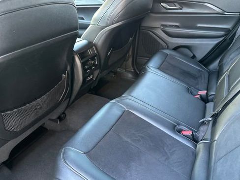 Certified 2023 Jeep Grand Cherokee Altitude RWD image 12