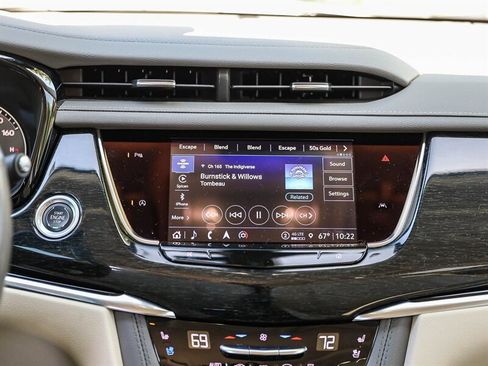 Used 2023 Cadillac XT6 Premium Luxury AWD/4WD image 19