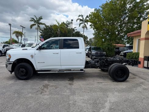 Used 2022 RAM 3500 Big Horn AWD/4WD image 3
