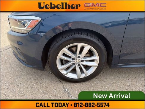 Used 2020 Volkswagen Passat 2.0T S FWD image 13