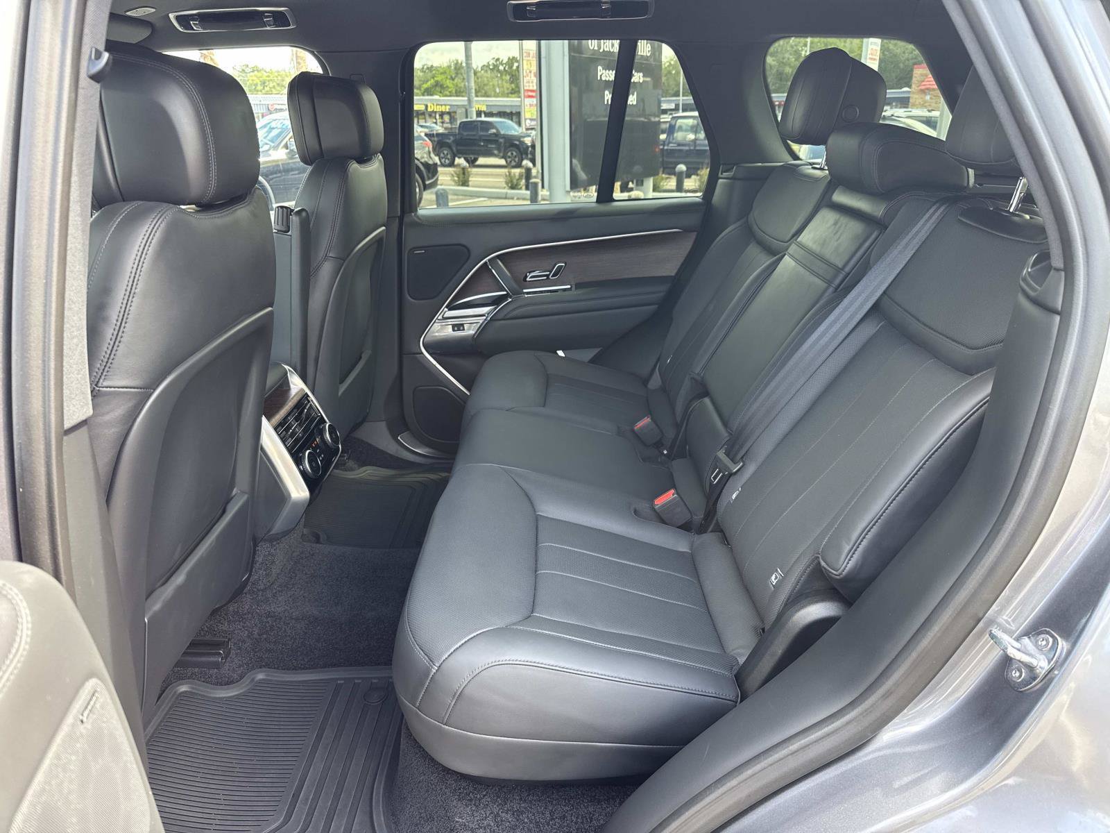 Used 2023 Land Rover Range Rover SE AWD/4WD image 14