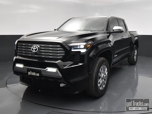 Used 2024 Toyota Tacoma Limited w/ Limited Package (LT) AWD/4WD image 49