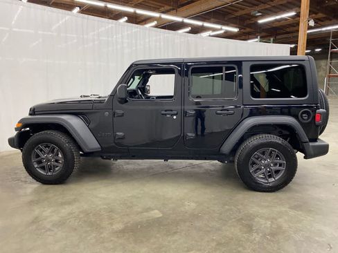 Used 2024 Jeep Wrangler Unlimited Sport AWD/4WD image 3