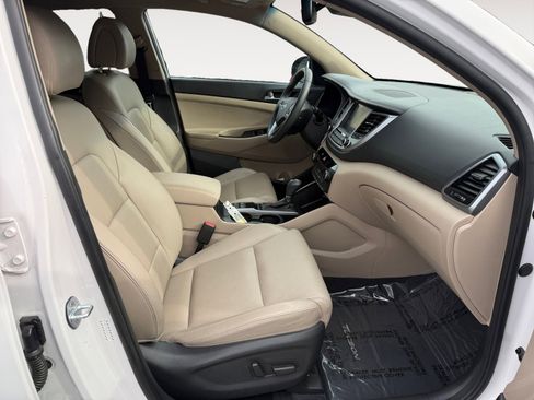 Used 2016 Hyundai Tucson Limited w/ Option Group 03 image 19