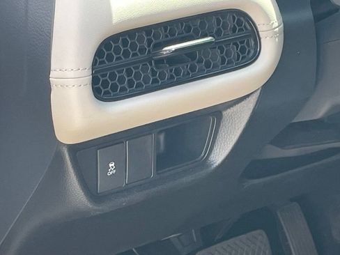 Used 2026 Honda HR-V LX image 7