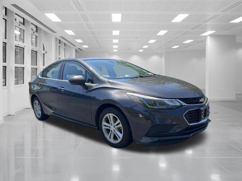 Used 2016 Chevrolet Cruze LT FWD image 3