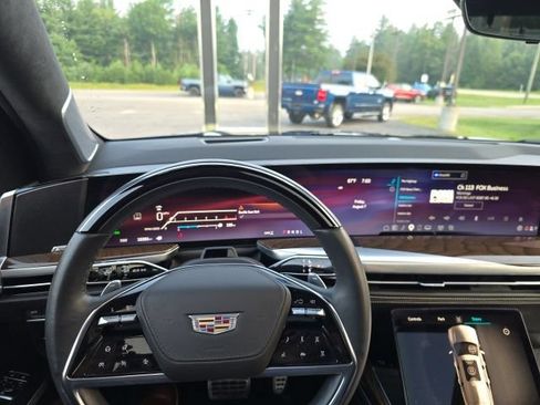 Used 2025 Cadillac Escalade Sport Platinum AWD/4WD image 9
