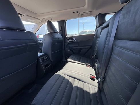 New 2026 Mitsubishi Outlander SE FWD image 12