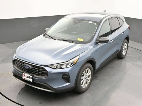 Used 2025 Ford Escape Active AWD/4WD image 37