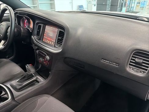 Used 2015 Dodge Charger SXT image 27