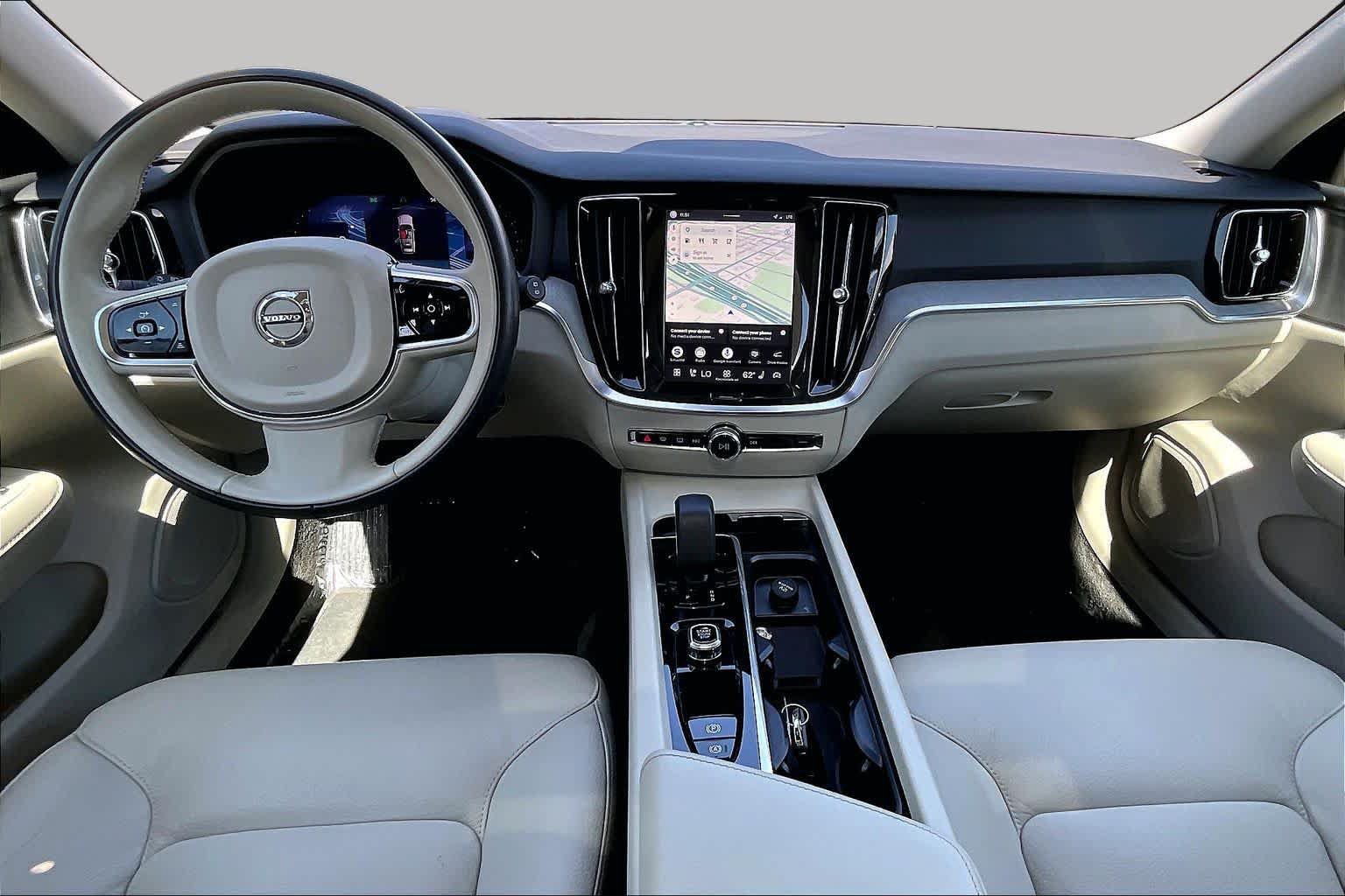 Used 2025 Volvo V60 B5 Cross Country Plus AWD/4WD image 16