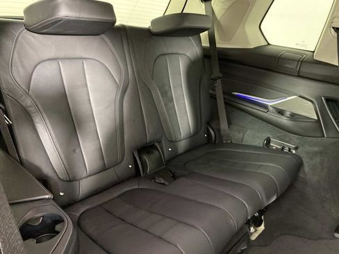 Used 2020 BMW X7 xDrive40i w/ Premium Package AWD/4WD image 13