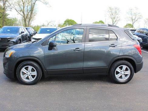 Used 2016 Chevrolet Trax LT w/ LT Sun and Sound Package FWD image 7