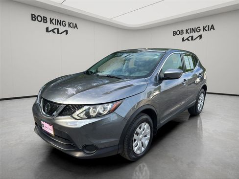 Used 2019 Nissan Rogue Sport S image 1