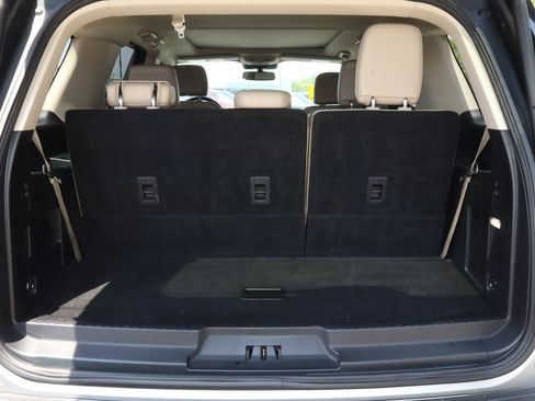 Used 2023 Ford Expedition Limited AWD/4WD image 10