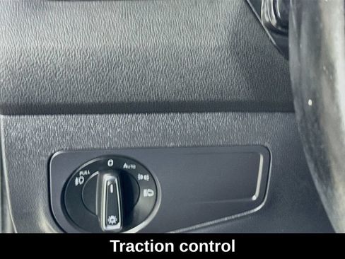 Used 2021 Volkswagen Tiguan SE FWD image 11