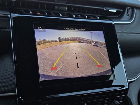 New 2025 Jeep Grand Cherokee Laredo image 18