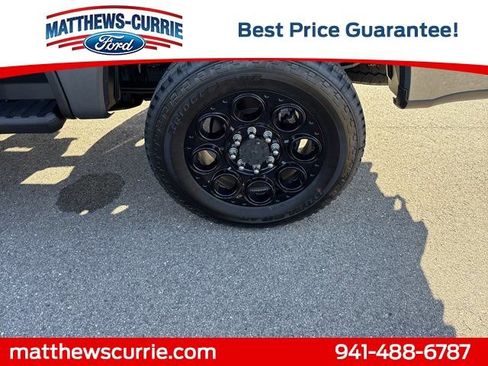 New 2026 Ford F250 Lariat w/ Black Appearance Package image 17