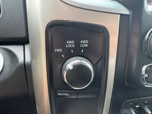 Used 2018 RAM 2500 SLT w/ Luxury Group image 16