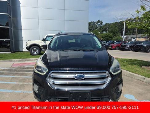 Used 2017 Ford Escape Titanium w/ Equipment Group 301A FWD image 3