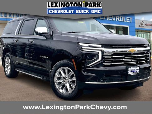 Used 2025 Chevrolet Suburban Premier image 1