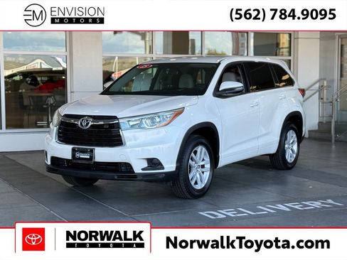 Used 2015 Toyota Highlander LE image 1