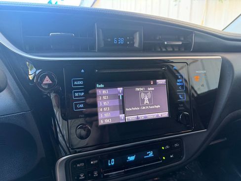 Used 2017 Toyota Corolla LE FWD image 23