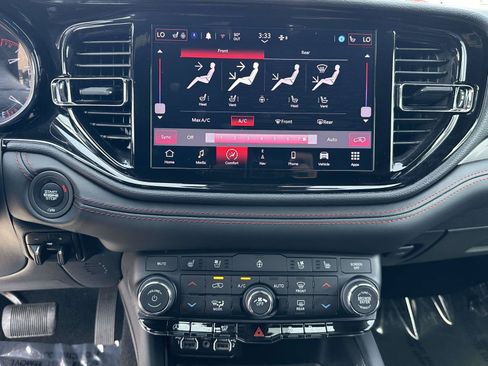Used 2024 Dodge Durango GT RWD image 11