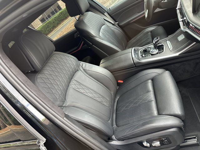 Used 2024 BMW ALPINA XB7 AWD/4WD image 31