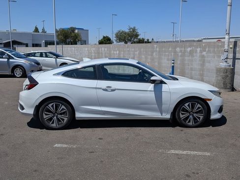 Used 2017 Honda Civic EX-T image 4