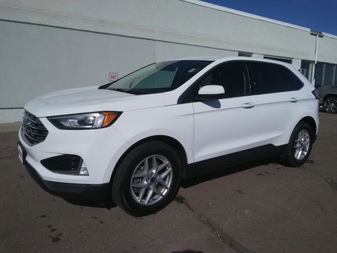 Used 2021 Ford Edge SEL image 2