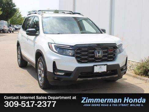Certified 2023 Honda Passport TrailSport image 3