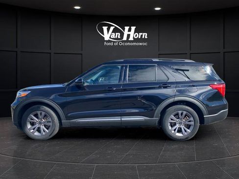 Used 2022 Ford Explorer XLT w/ Equipment Group 202A AWD/4WD image 6