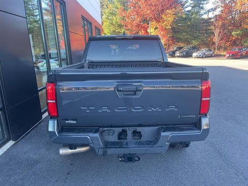 Used 2024 Toyota Tacoma TRD Off-Road image 8