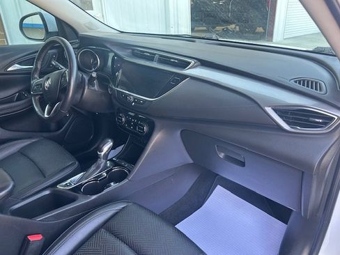 Used 2022 Buick Encore GX Essence FWD image 9