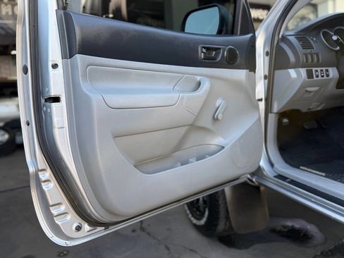 Used 2014 Toyota Tacoma 4x4 Regular Cab image 86