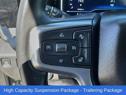 Used 2023 Chevrolet Silverado 1500 LT AWD/4WD image 9