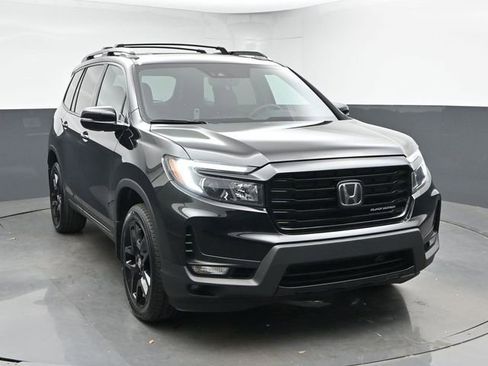 Used 2024 Honda Passport Black Edition image 2