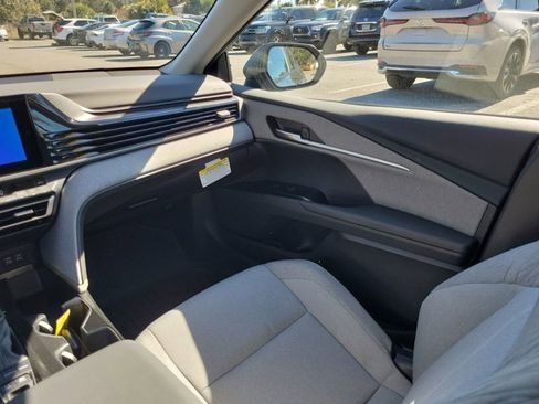 Used 2026 Toyota Camry LE image 23